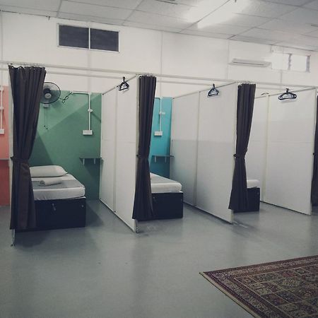 Хостел Dorm Master Padang Mat Sirat Экстерьер фото