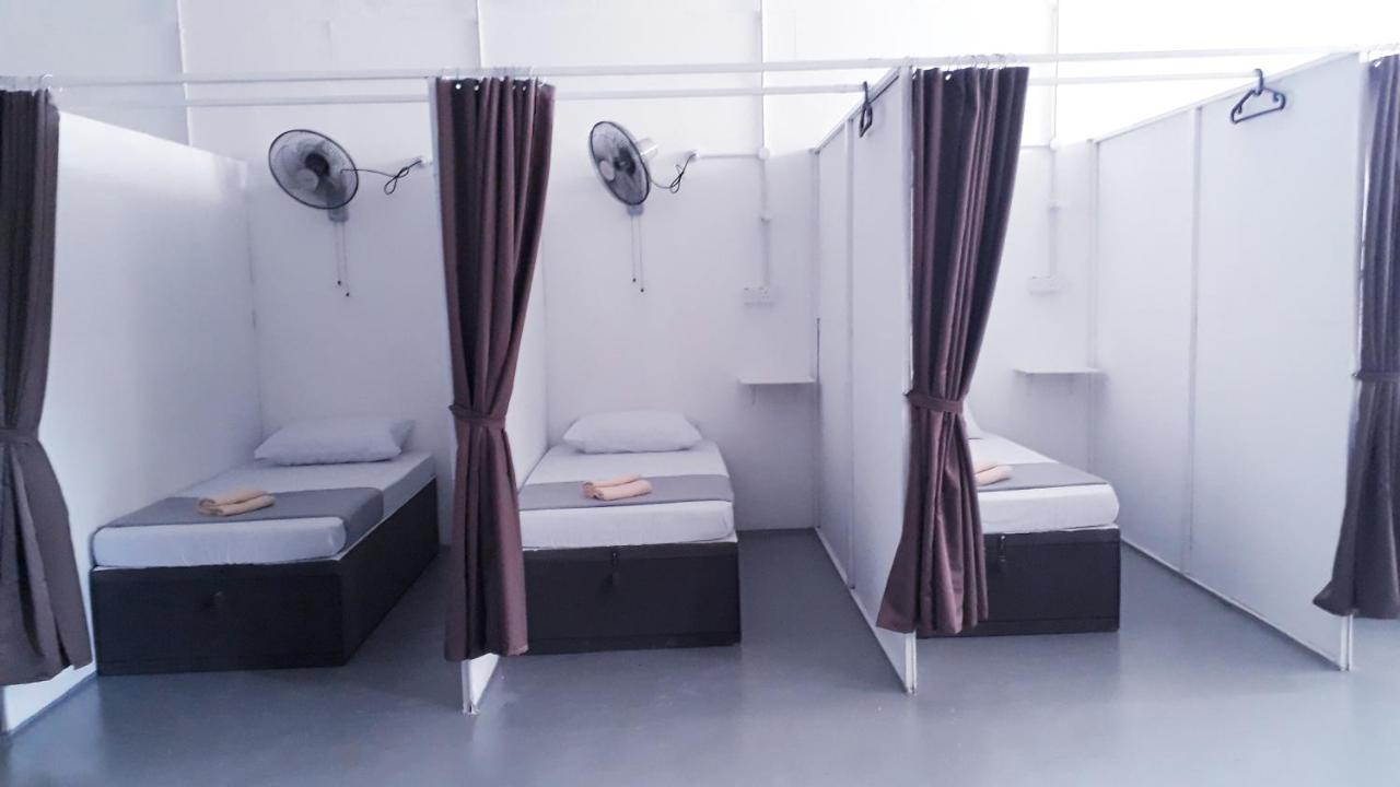 Хостел Dorm Master Padang Mat Sirat Экстерьер фото