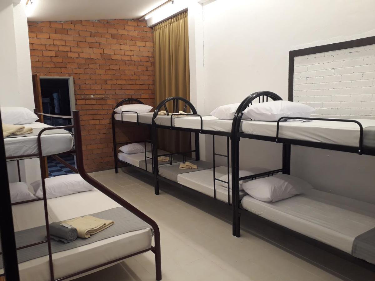 Хостел Dorm Master Padang Mat Sirat Экстерьер фото