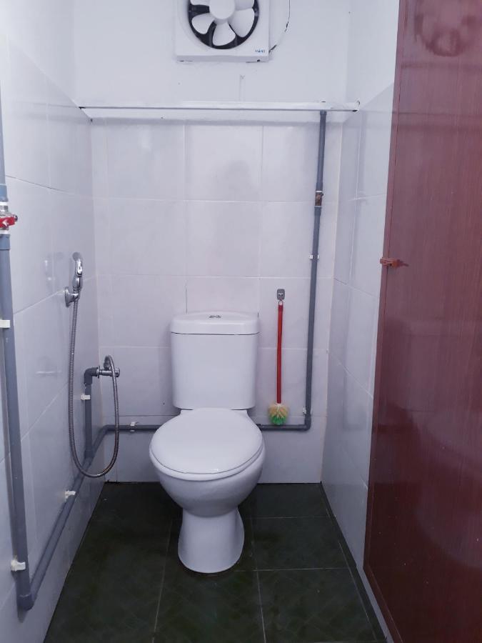 Хостел Dorm Master Padang Mat Sirat Экстерьер фото