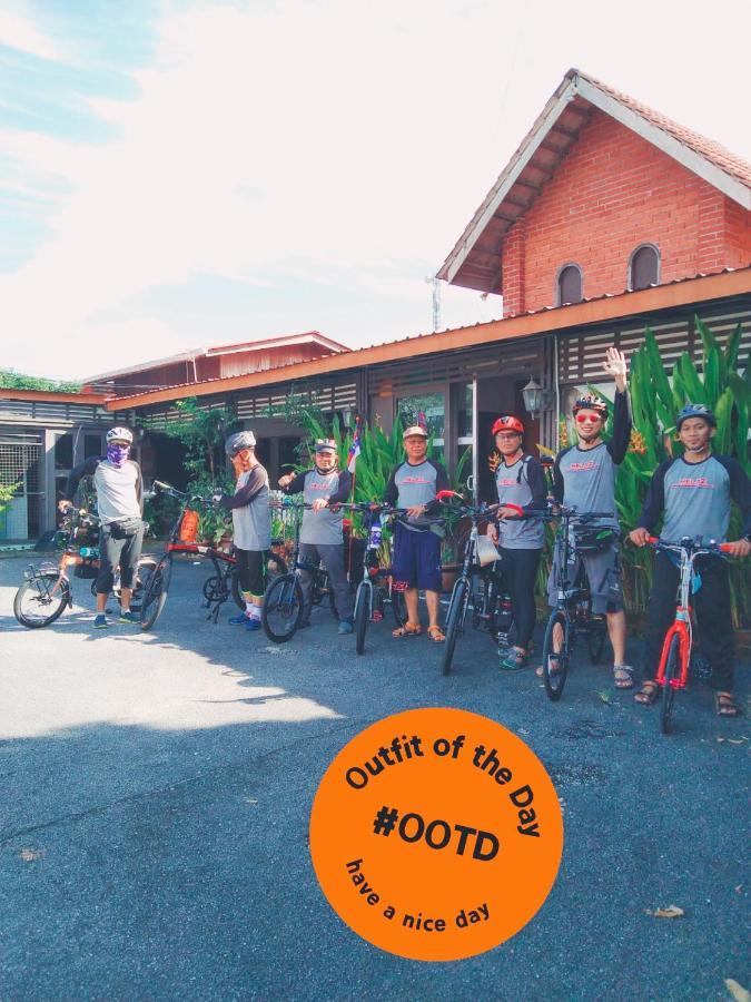 Хостел Dorm Master Padang Mat Sirat Экстерьер фото