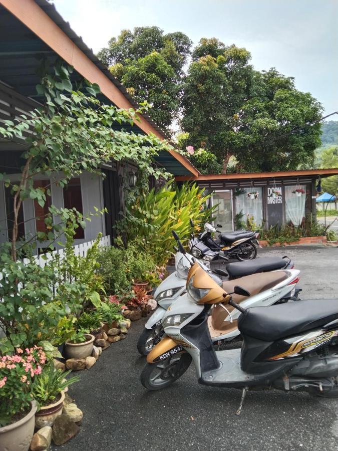 Хостел Dorm Master Padang Mat Sirat Экстерьер фото