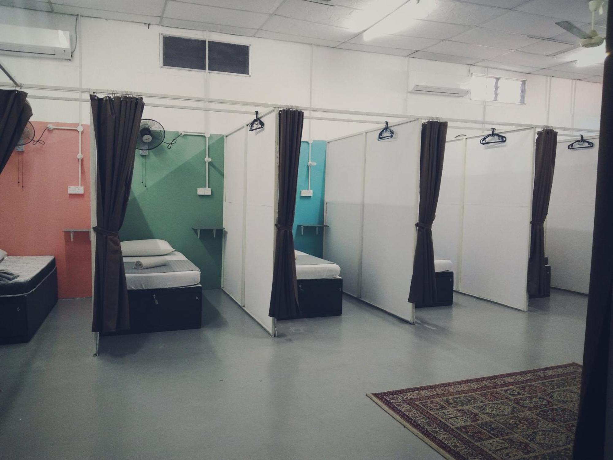 Хостел Dorm Master Padang Mat Sirat Экстерьер фото